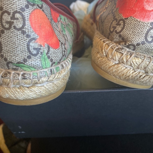 Women Gucci Hummingbird Espadrilles Slip On shoes. Only worn a few times size 8. - Picture 3 of 9